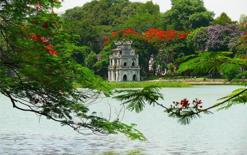 HOAN KIEM LAKE